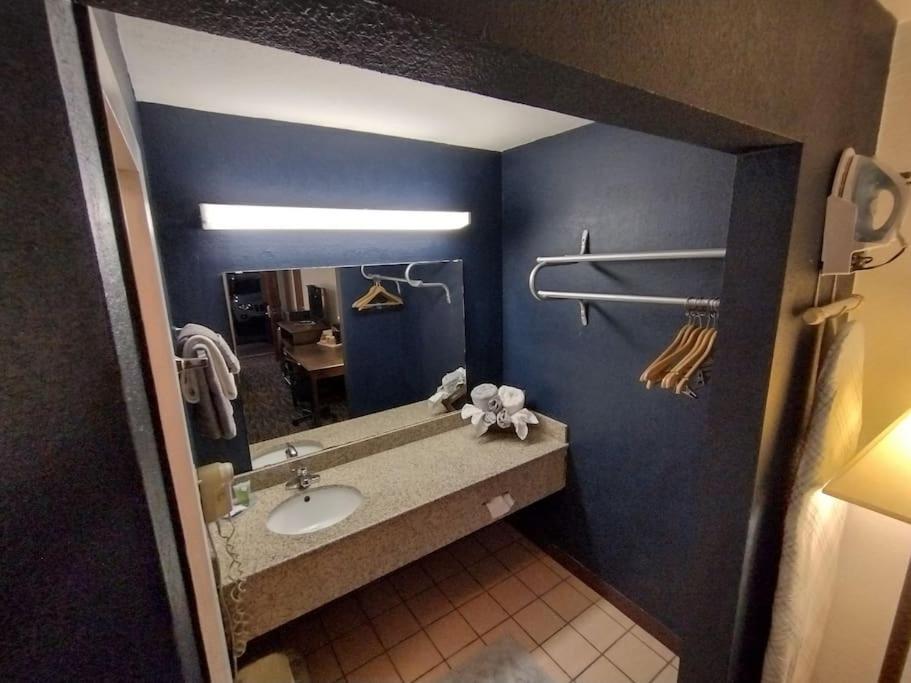 Hotel 2 Queen Beds Hotel Room 226 Booking Stillwater Exterior photo